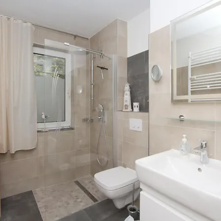 Lejlighed Strandhaus Moenchgut Ferienwohnung 09 Mit Sauna- Und Schwimmbadnutzung Im Ahoi Sellin